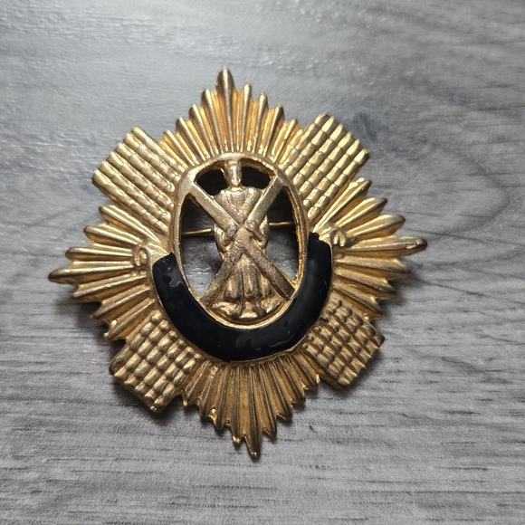 Vintage Jewelry - Gold and Black Decorative Brooch